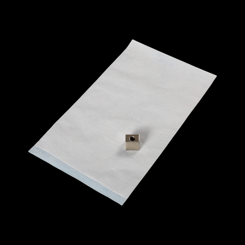 How do non-woven bags achieve such load-bearing capacity despite their thinness and strength?